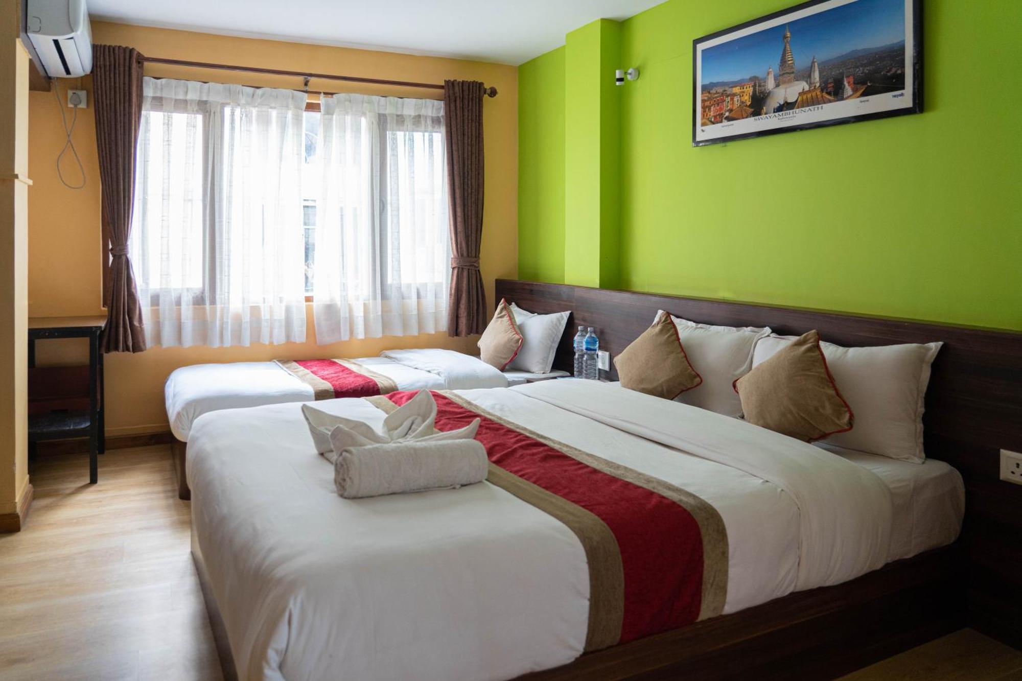 Holiday Hostel Kathmandu Bagian luar foto
