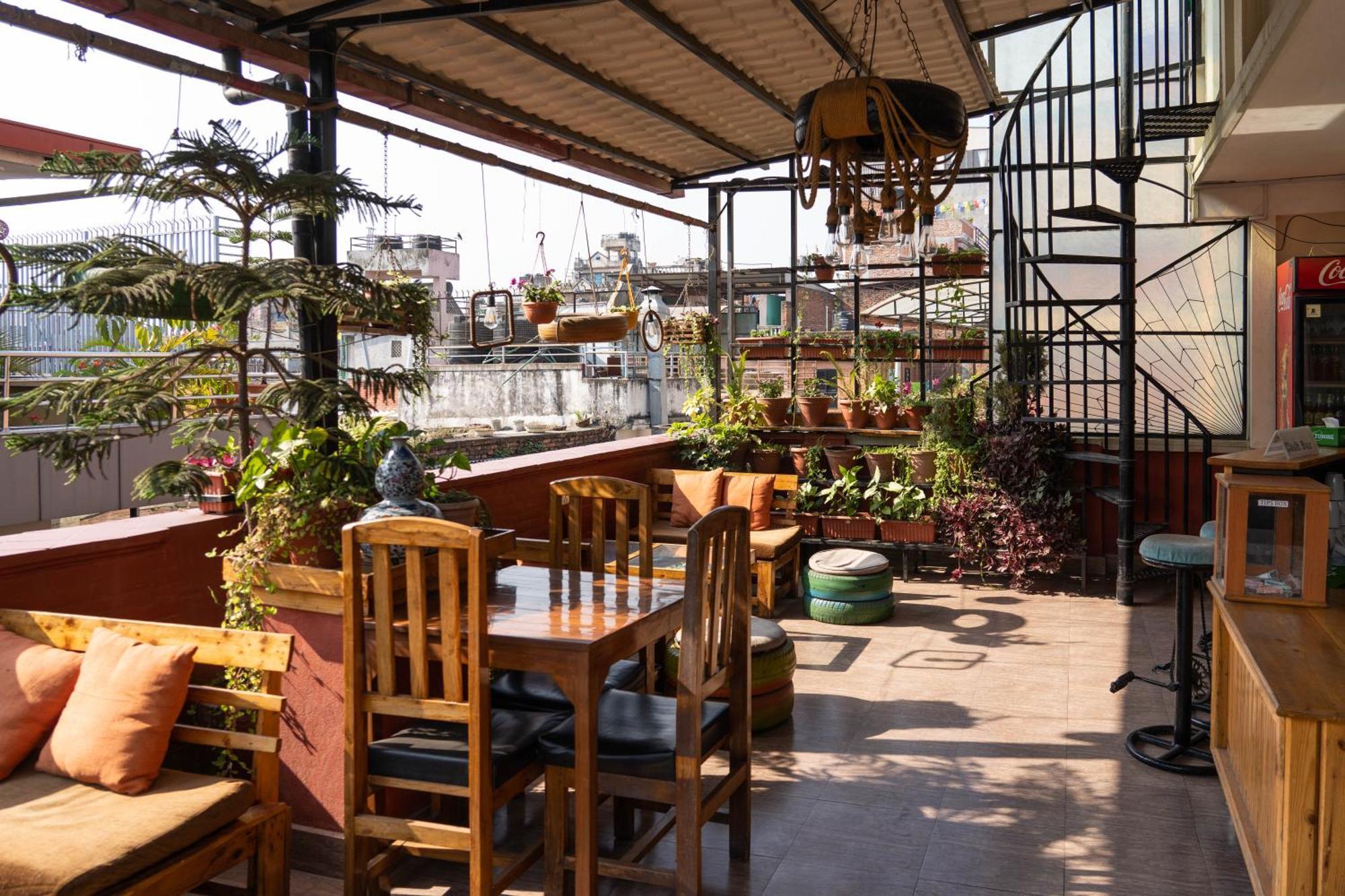 Holiday Hostel Kathmandu Bagian luar foto
